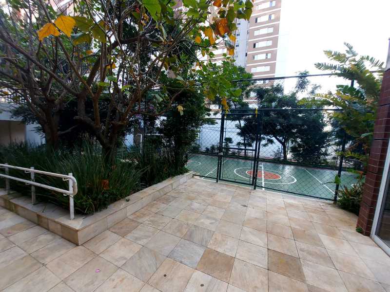 Apartamento para alugar com 3 quartos, 107m² - Foto 21