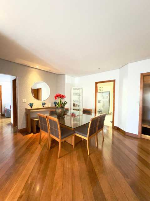 Apartamento, 3 quartos, 130 m² - Foto 1