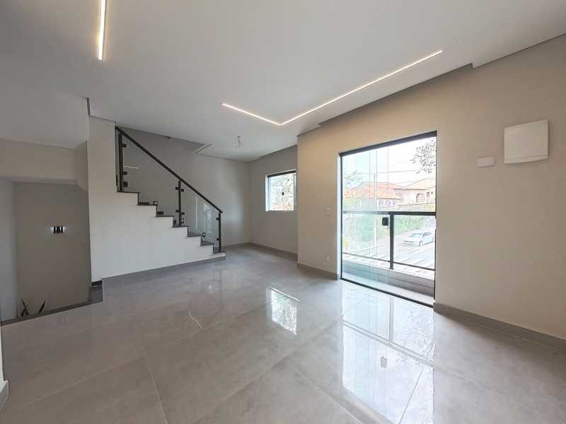Casa à venda com 3 quartos, 128m² - Foto 3