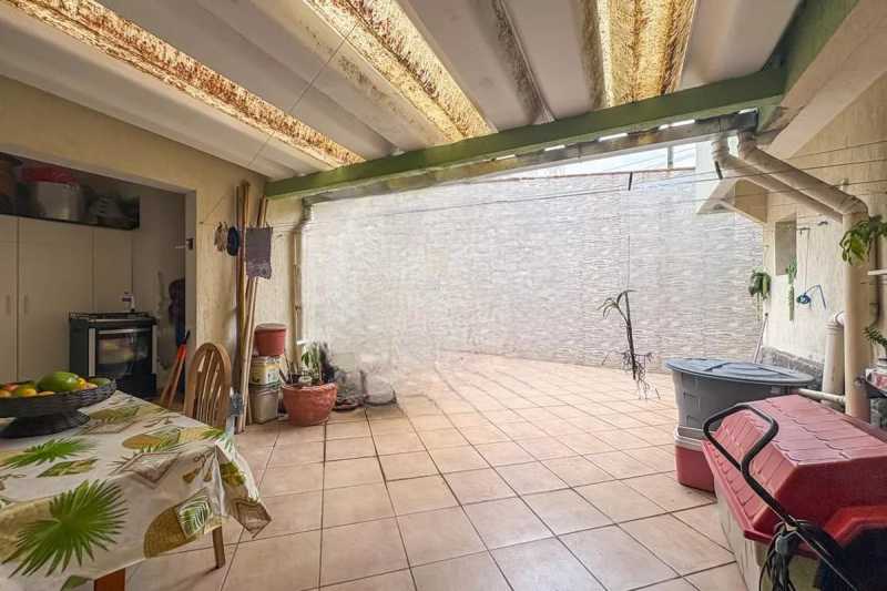 Casa à venda e aluguel com 3 quartos, 360m² - Foto 9