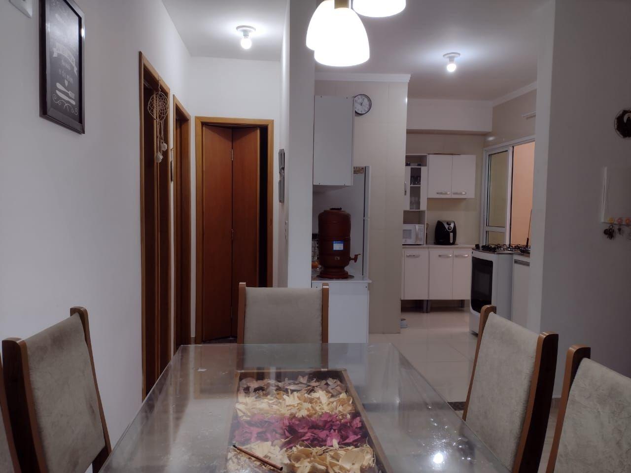 Apartamento à venda com 2 quartos, 62m² - Foto 2