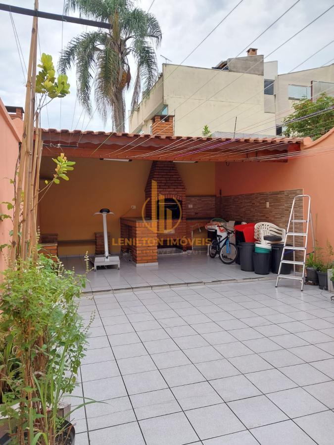 Casa, 3 quartos, 226 m² - Foto 1