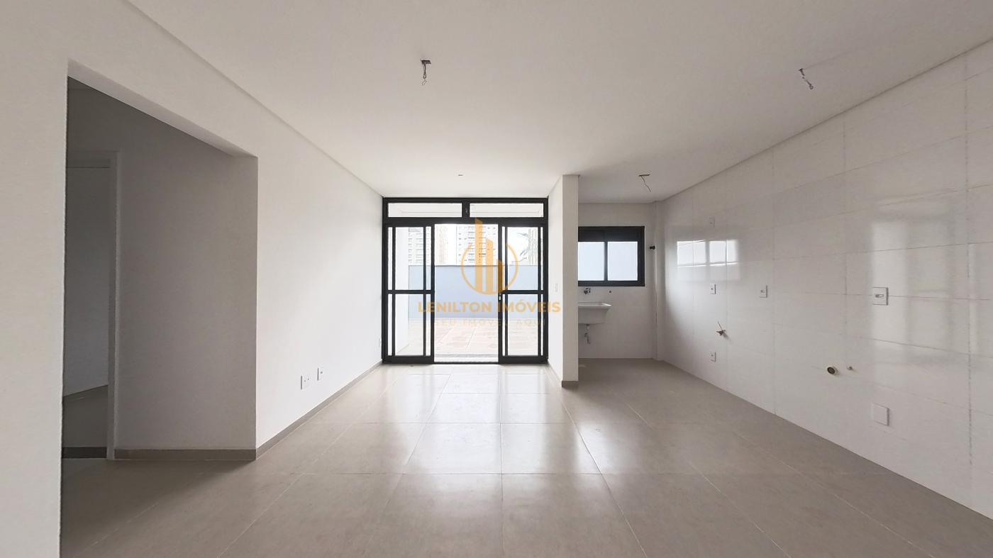 Apartamento à venda com 2 quartos, 90m² - Foto 1