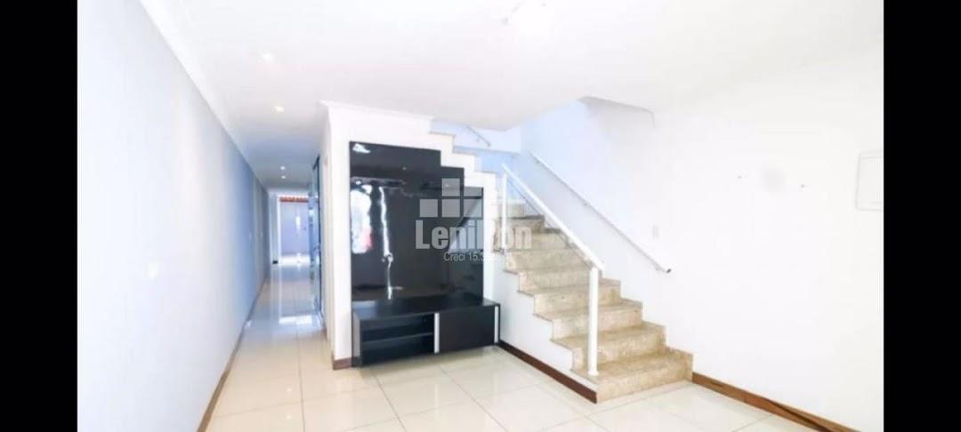 Casa à venda com 3 quartos, 154 - Foto 2