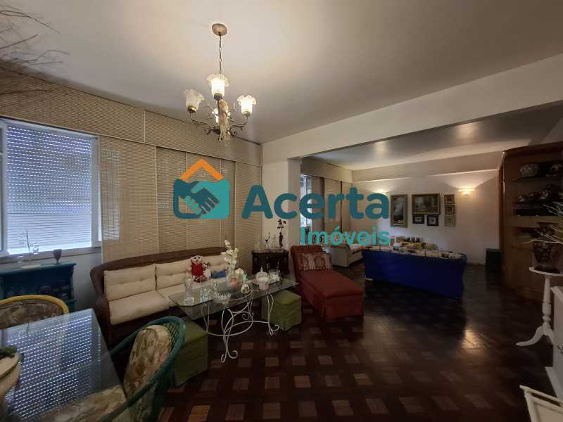 Apartamento, 3 quartos, 210 m² - Foto 2