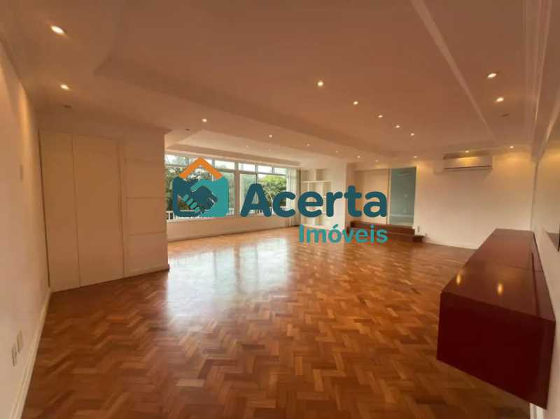 Apartamento, 3 quartos, 216 m² - Foto 2