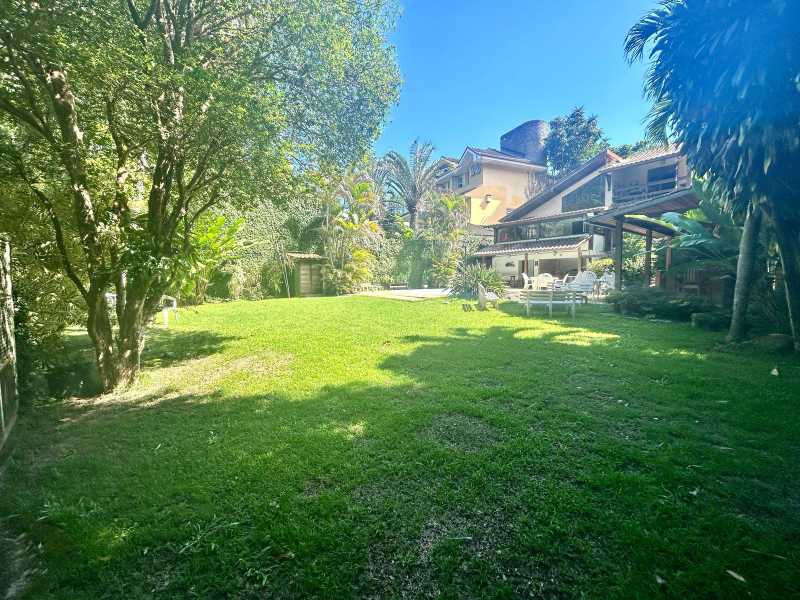 Casa de Condomínio à venda com 4 quartos, 413m² - Foto 2
