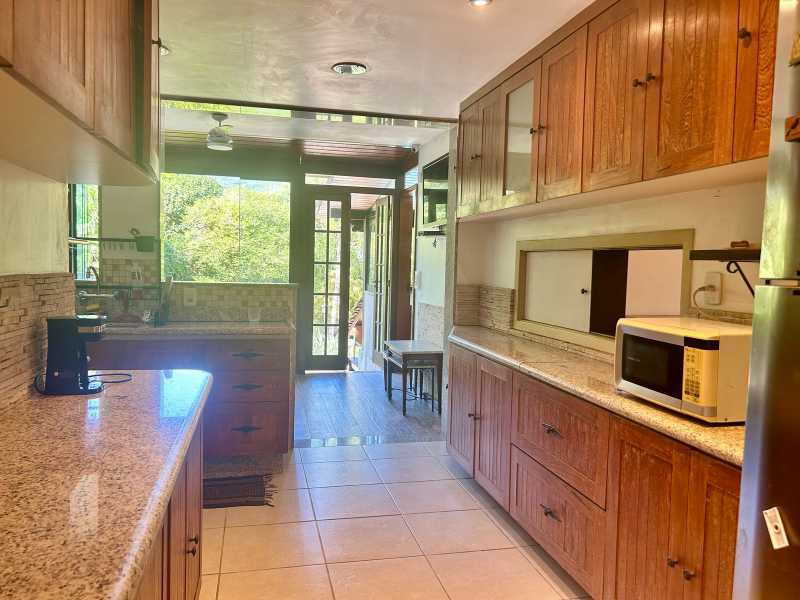 Casa de Condomínio à venda com 4 quartos, 413m² - Foto 13