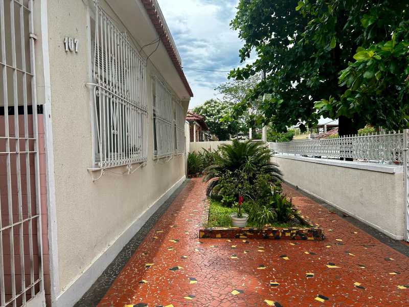 Casa à venda com 3 quartos, 168m² - Foto 2
