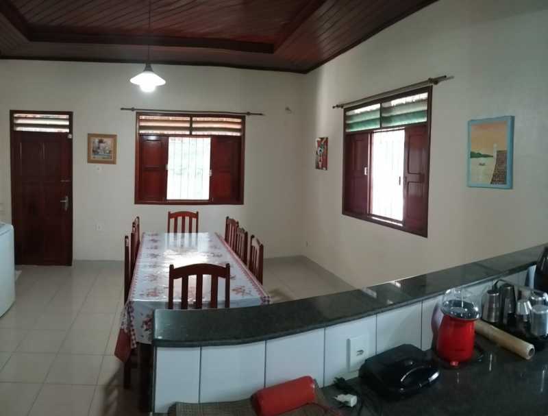 Casa à venda com 3 quartos, 319m² - Foto 2
