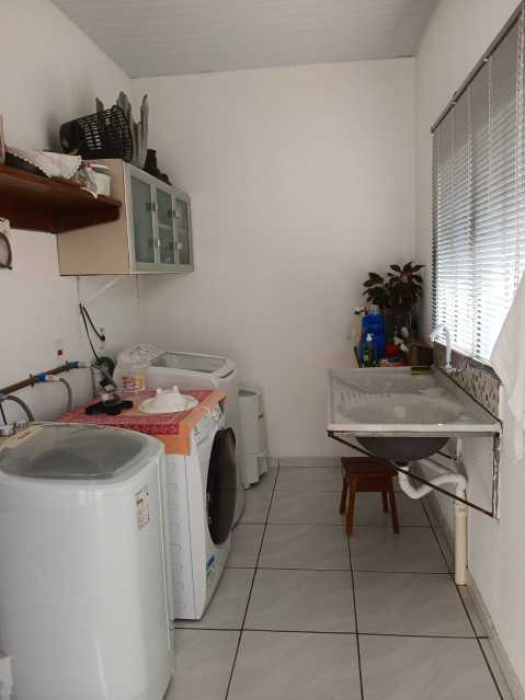 Casa Comercial à venda com 3 quartos, 1m² - Foto 2