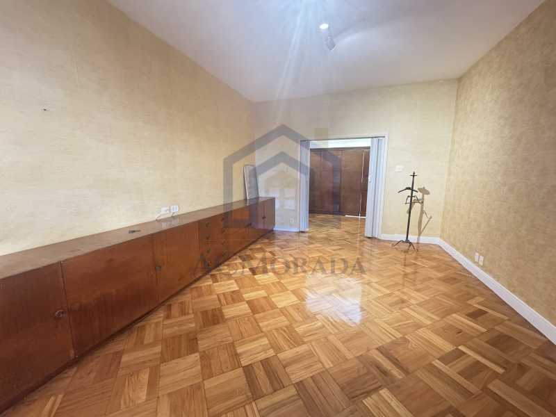 Apartamento para alugar com 3 quartos, 285m² - Foto 13