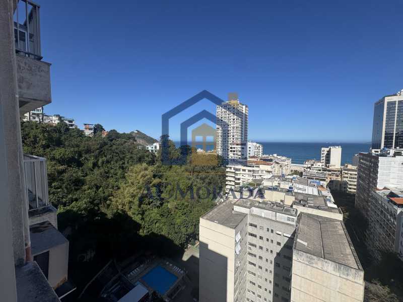 Apartamento à venda com 2 quartos, 79m² - Foto 2