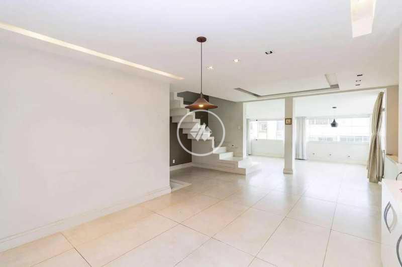 Cobertura, 3 quartos, 205 m² - Foto 2
