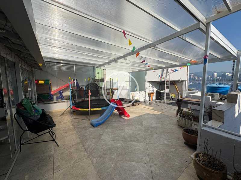 Cobertura, 3 quartos, 215 m² - Foto 1