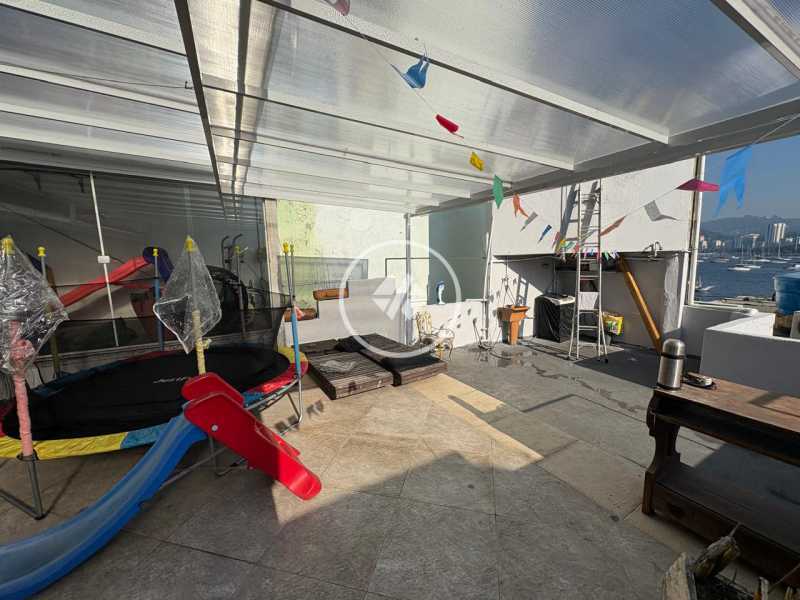 Cobertura, 3 quartos, 215 m² - Foto 4