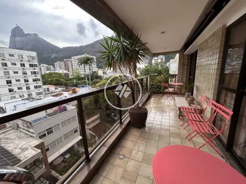 Cobertura, 3 quartos, 197 m² - Foto 2