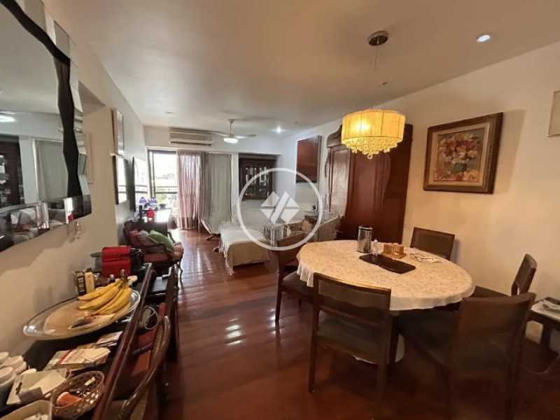 Cobertura, 3 quartos, 197 m² - Foto 3