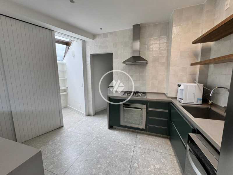 Cobertura, 3 quartos, 212 m² - Foto 4