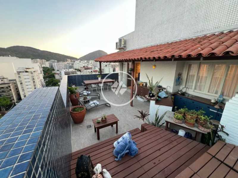 Cobertura, 3 quartos, 209 m² - Foto 2