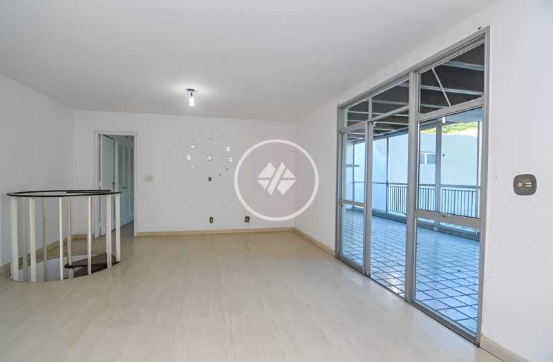 Cobertura, 3 quartos, 193 m² - Foto 2