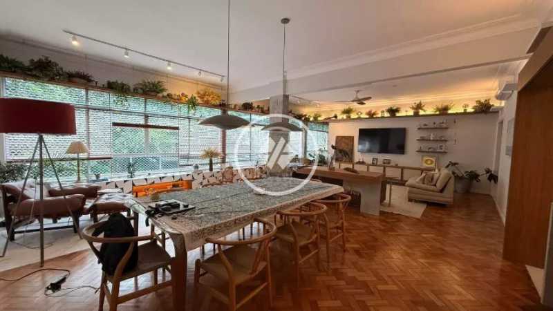 Apartamento, 3 quartos, 240 m² - Foto 2