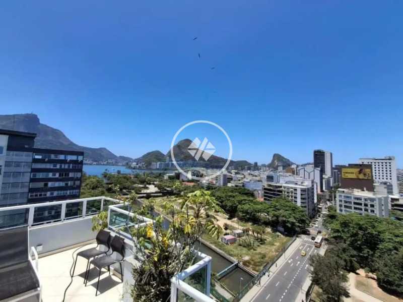 Cobertura, 3 quartos, 219 m² - Foto 2