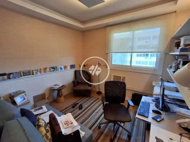 Cobertura, 3 quartos, 219 m² - Foto 13