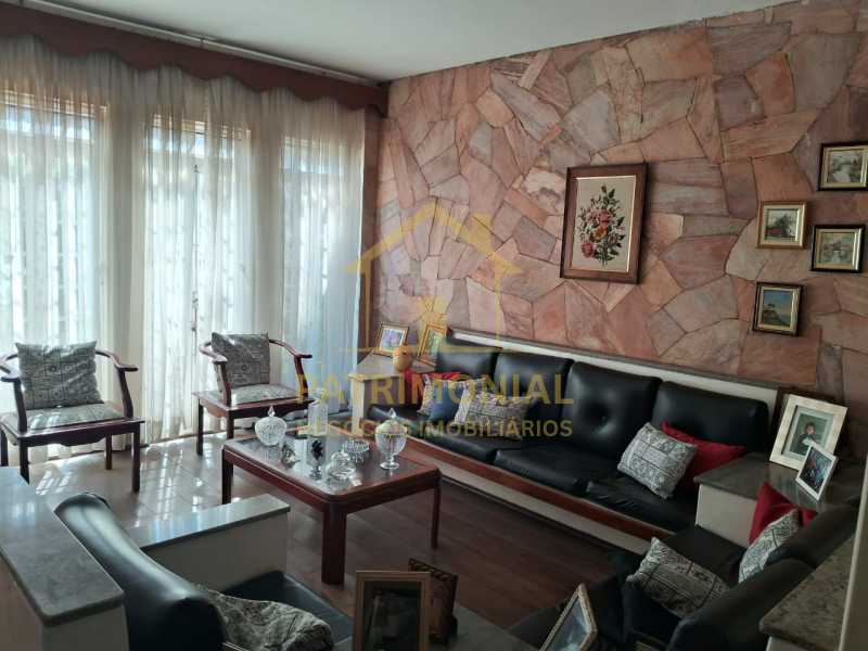 Casa, 3 quartos, 219 m² - Foto 1