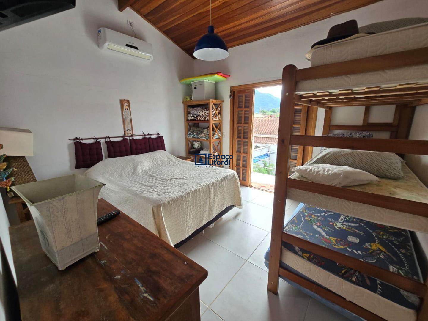 Casa, 4 quartos, 161 m² - Foto 1