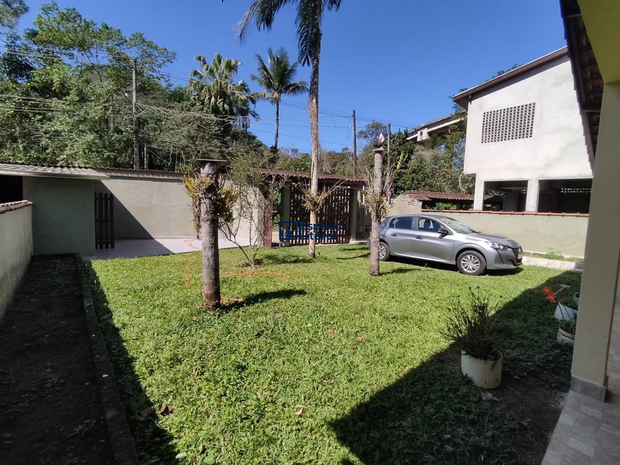 Casa, 6 quartos, 450 m² - Foto 1