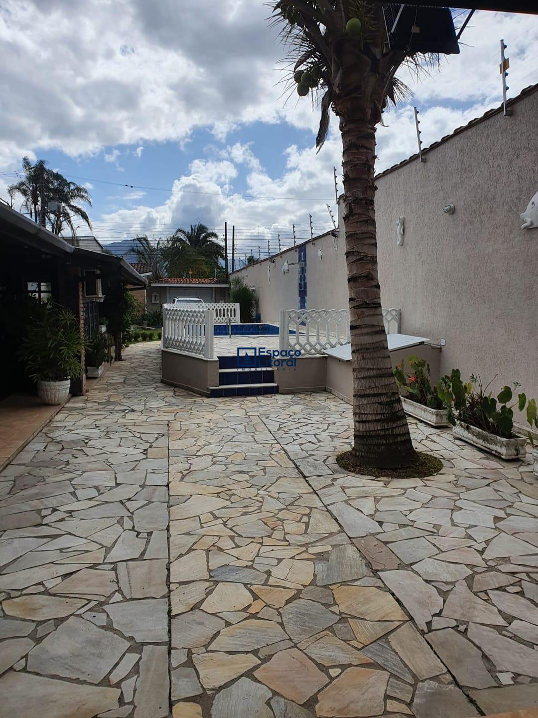 Casa, 6 quartos, 292 m² - Foto 1