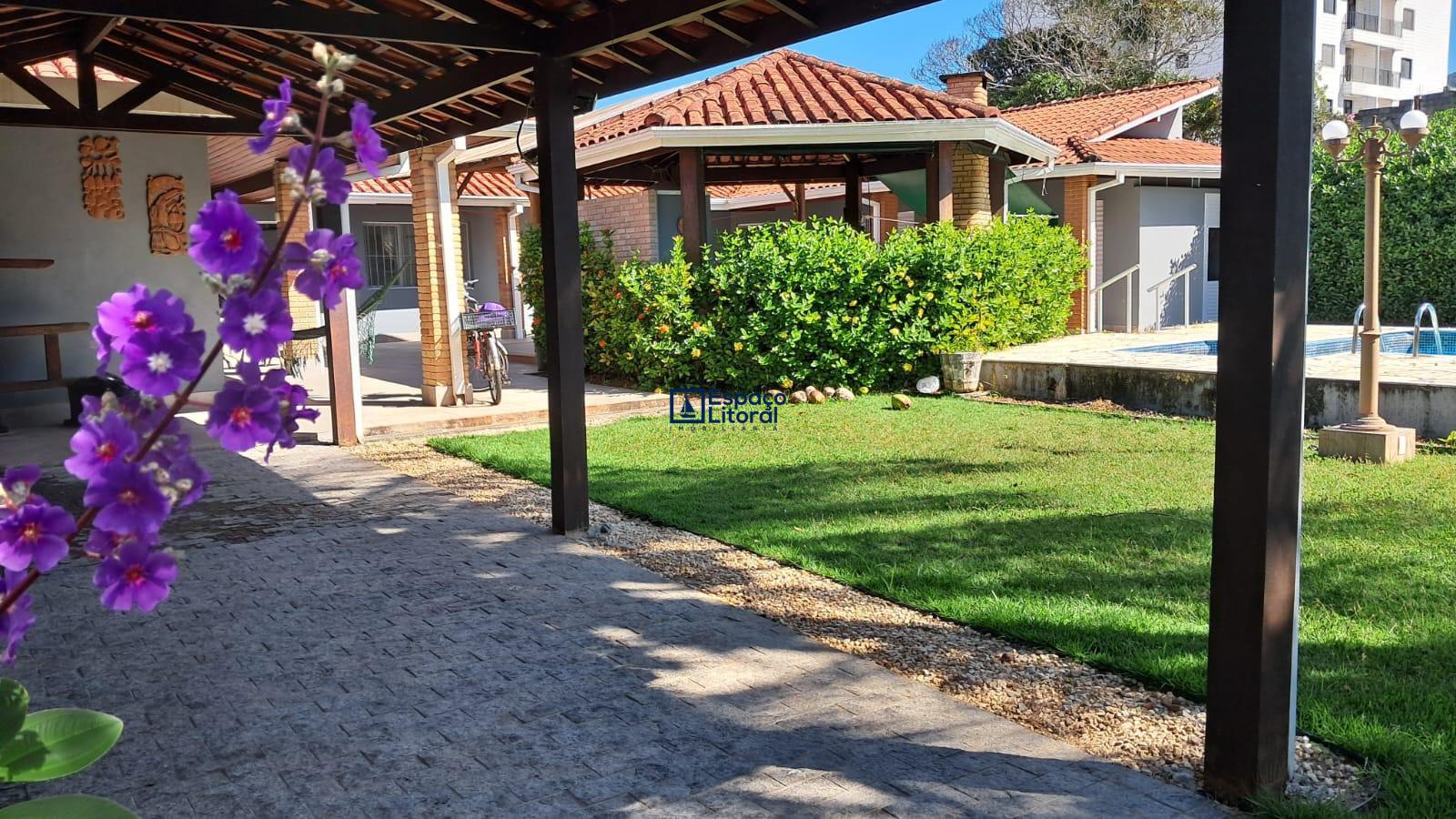 Casa, 4 quartos, 290 m² - Foto 1