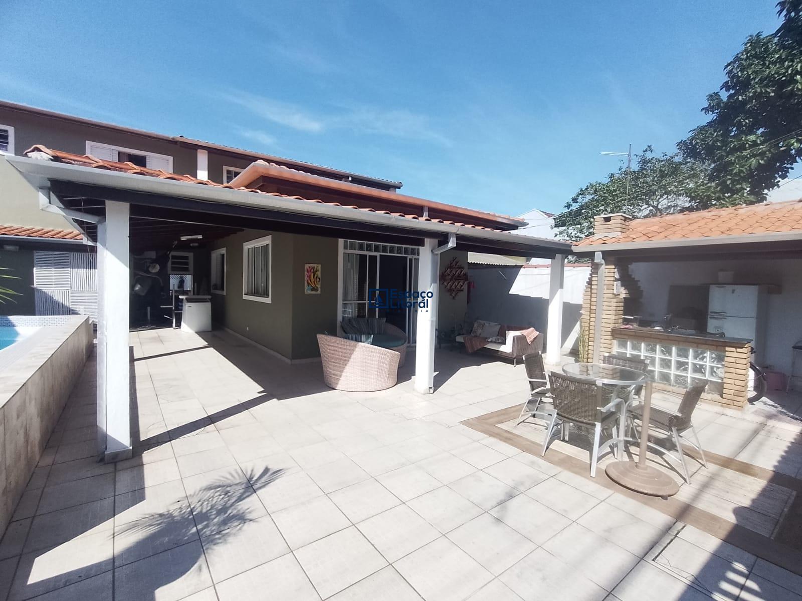 Casa, 4 quartos, 243 m² - Foto 1