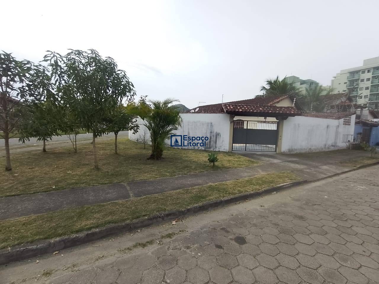 Casa à venda e aluguel com 2 quartos, 45m² - Foto 2