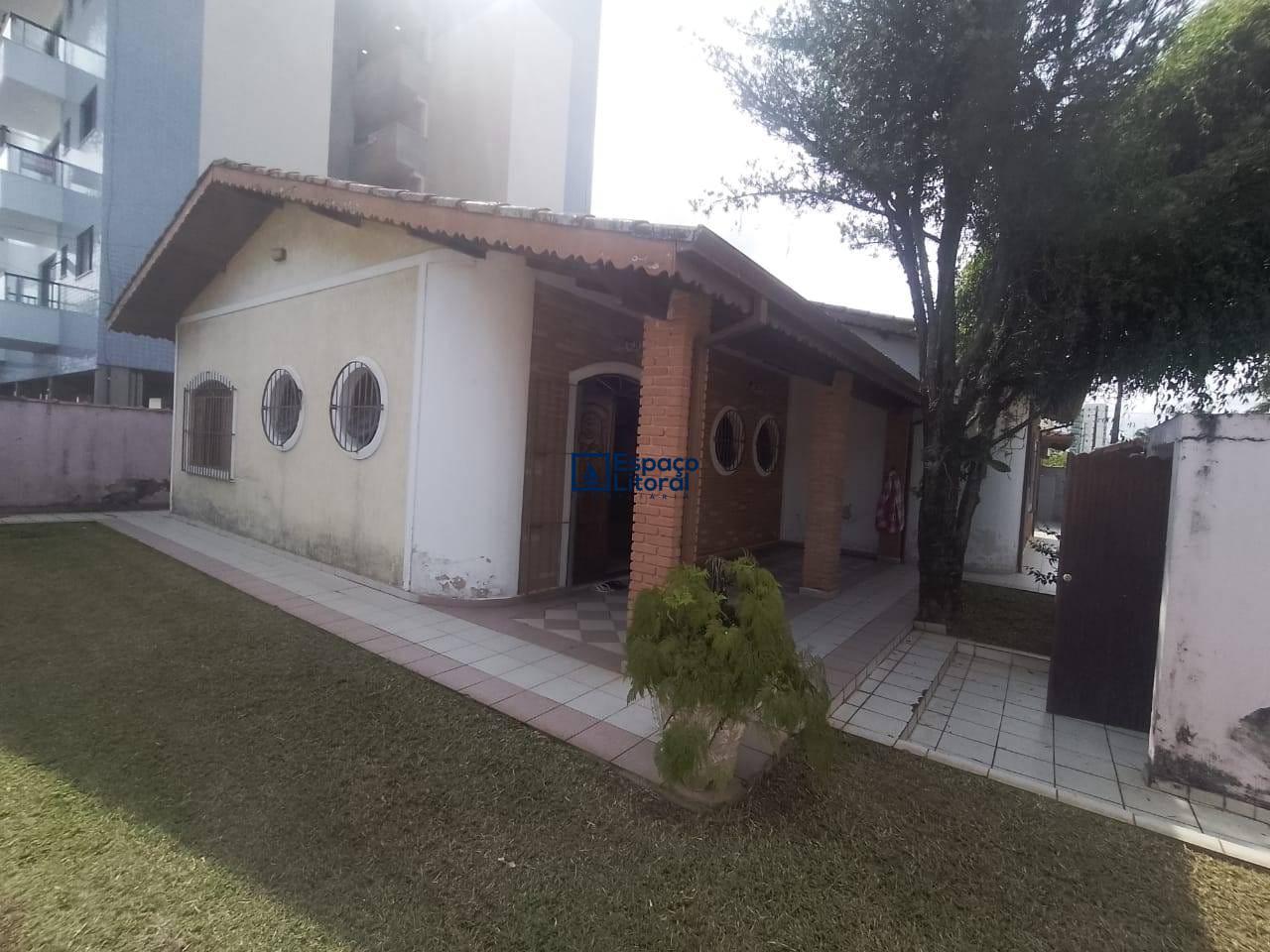 Casa, 3 quartos, 282 m² - Foto 1