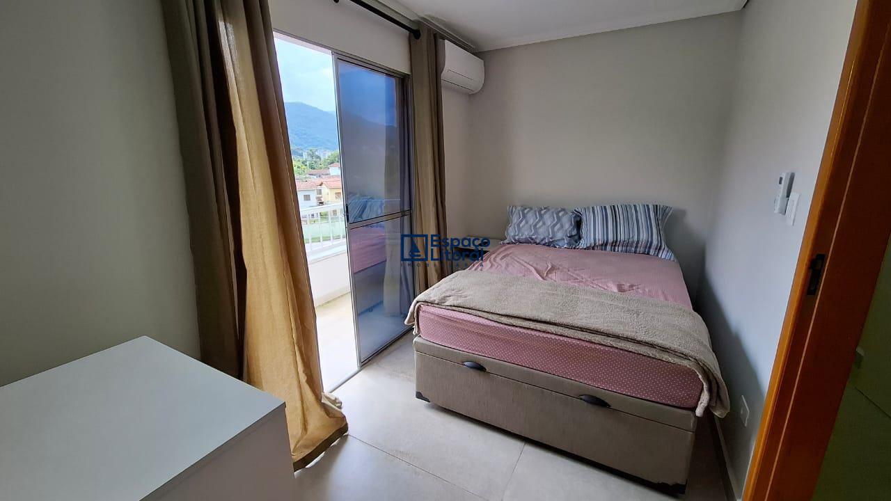 Cobertura, 3 quartos, 210 m² - Foto 2