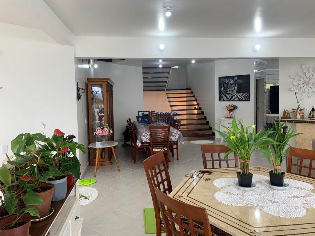 Casa, 3 quartos, 236 m² - Foto 2