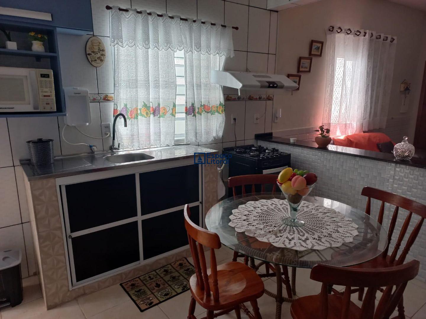 Casa, 3 quartos, 244 m² - Foto 4
