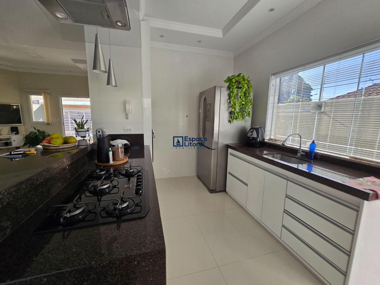 Casa, 4 quartos, 242 m² - Foto 10