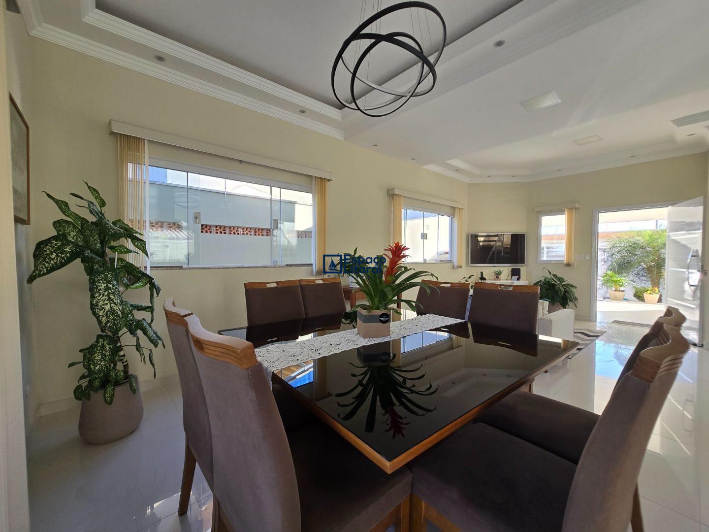 Casa, 4 quartos, 242 m² - Foto 8