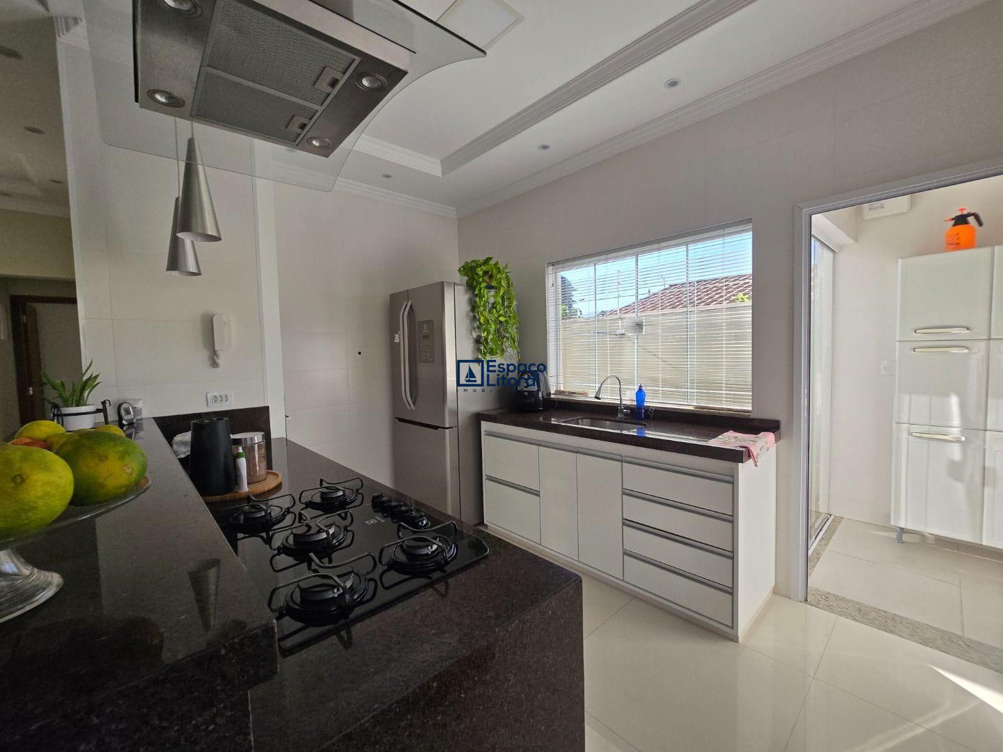 Casa, 4 quartos, 242 m² - Foto 9