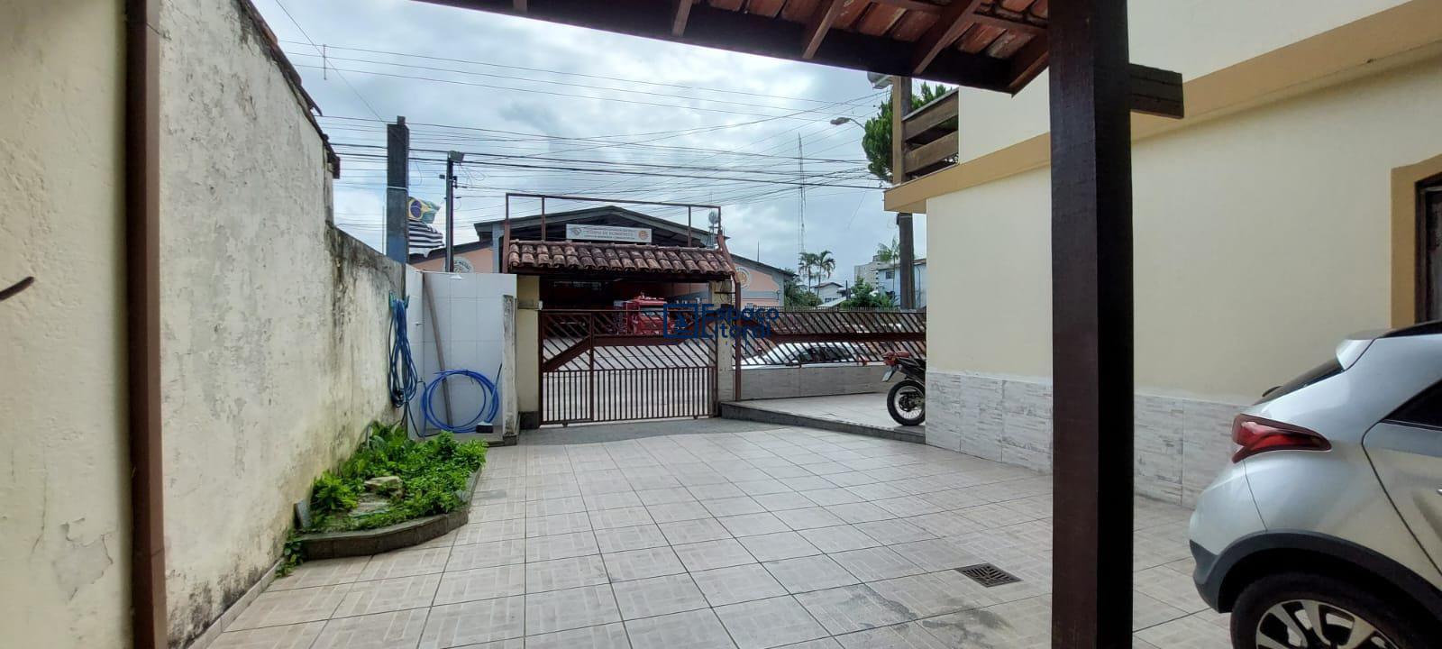 Casa, 3 quartos, 276 m² - Foto 1