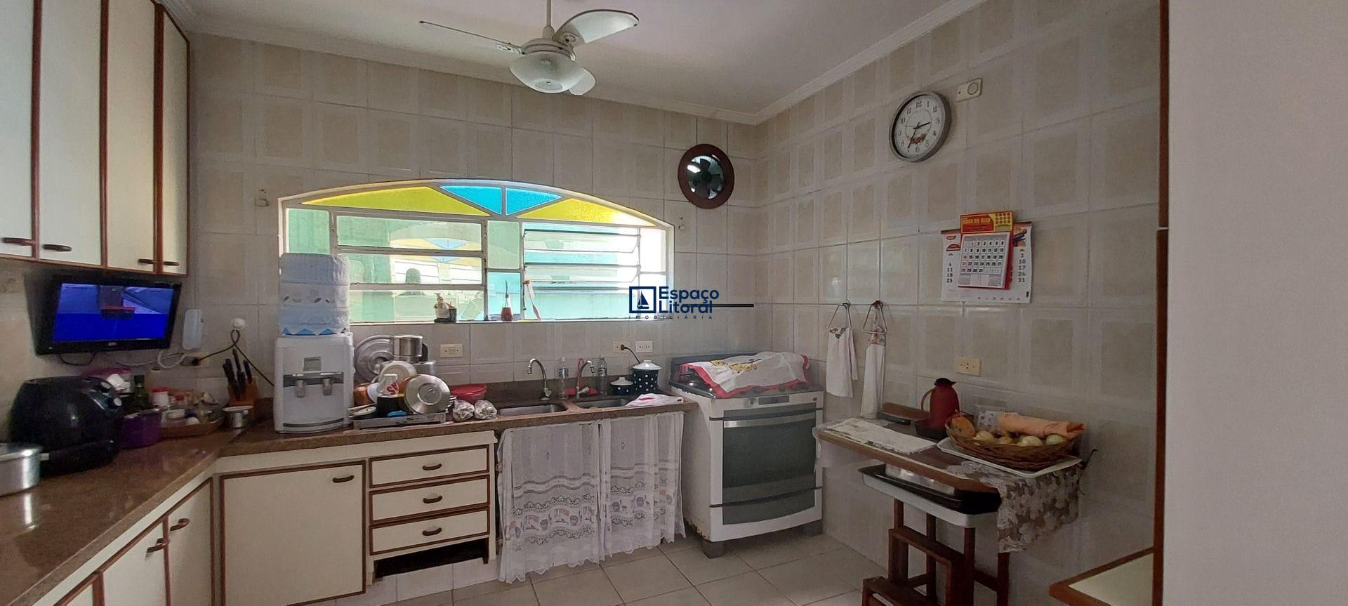 Casa, 4 quartos, 377 m² - Foto 1