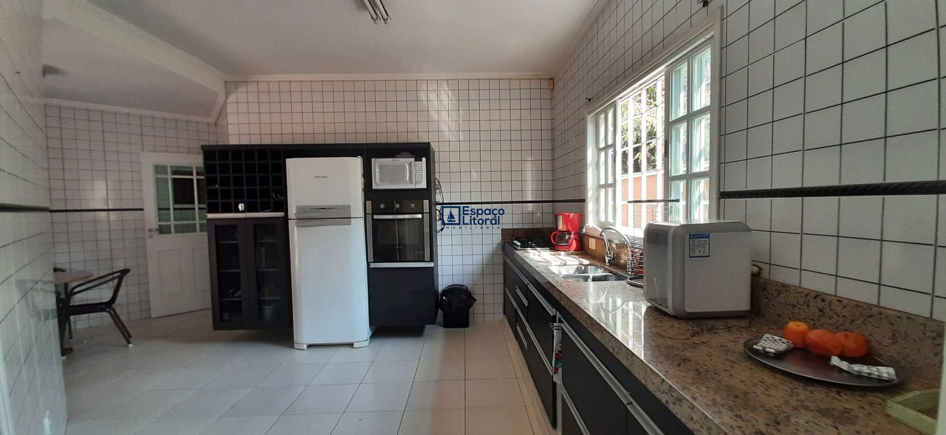 Casa, 3 quartos, 240 m² - Foto 13