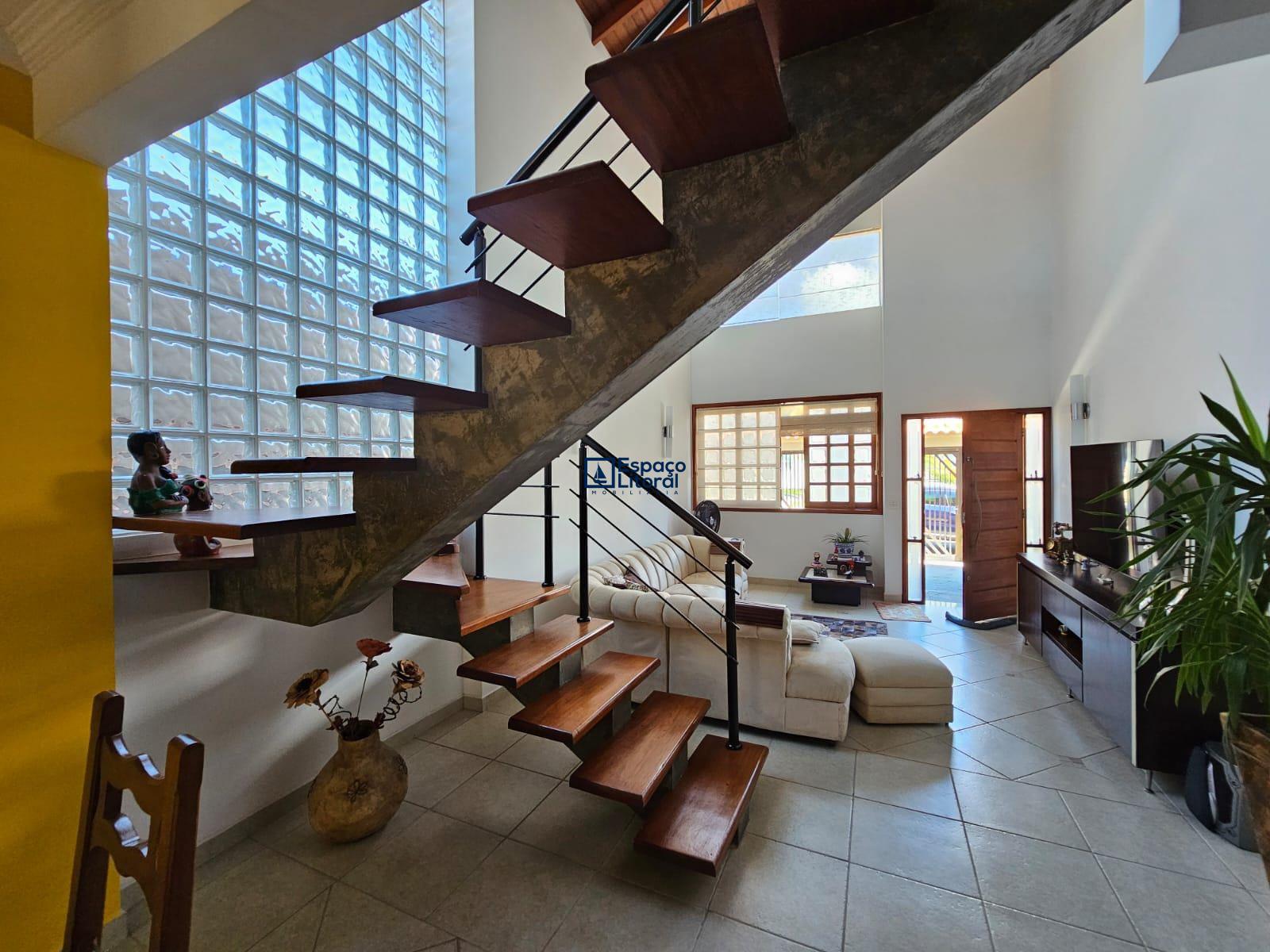 Casa, 4 quartos, 327 m² - Foto 1