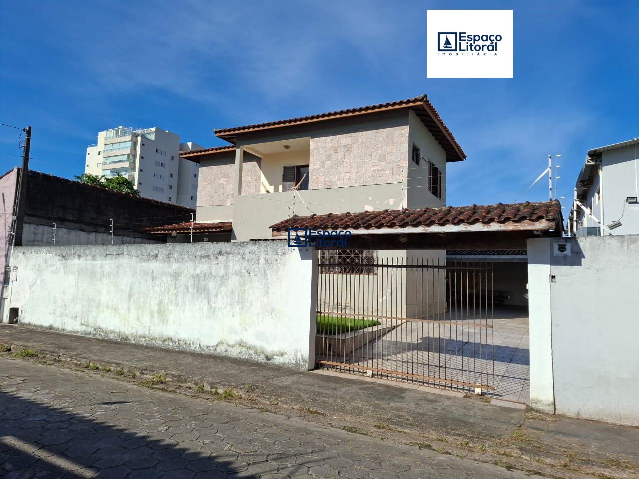 Casa, 3 quartos, 212 m² - Foto 1