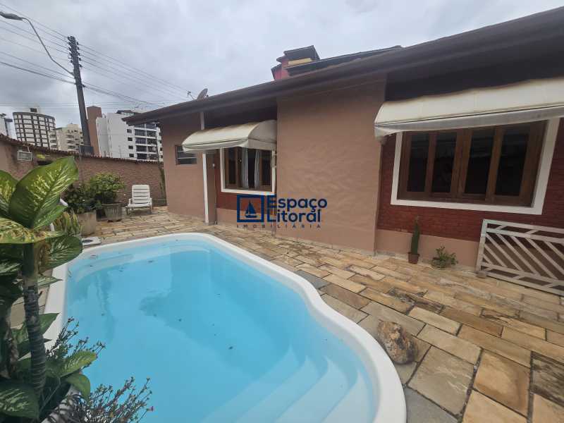 Casa, 4 quartos, 199 m² - Foto 1