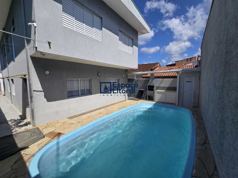 Casa, 8 quartos, 230 m² - Foto 1