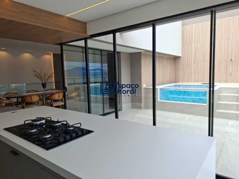 Cobertura, 3 quartos, 189 m² - Foto 2